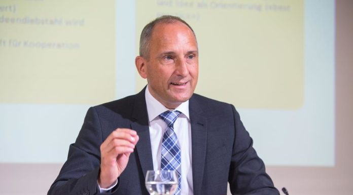 Regierung erwartet ausgeglichenes Budget 2016