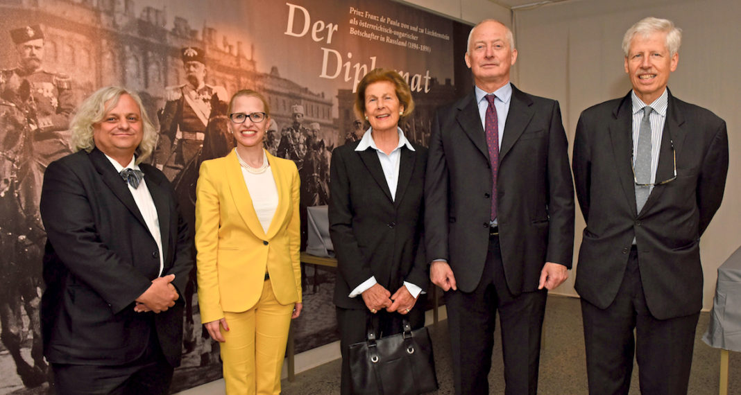 Ausstellung - Der Diplomat im Landesmuseum
