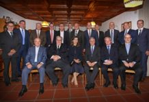 Traditionelles Treffen der aktuellen und ehemaligen Regierungsmitglieder