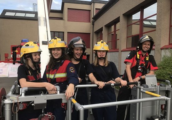 Junge Feuerwehrleute erwartet ein interessanter Kurstag