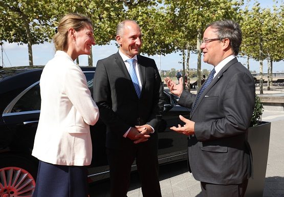 Regierungschef trifft Ministerpräsident von Nordrhein-Westfalen Armin Laschet