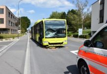 Kollision zwischen Radfahrer und Linienbus