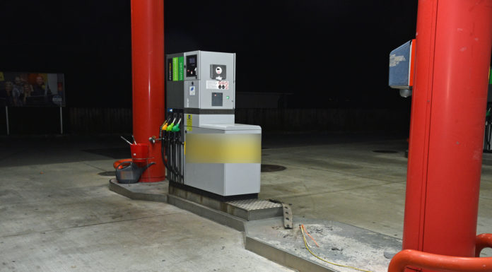 Zahlautomat aufgebrochen