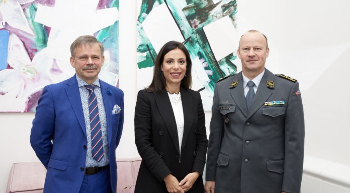 Antrittsbesuch von Divisionär Willy Brülisauer bei Regierungsrätin Hasler