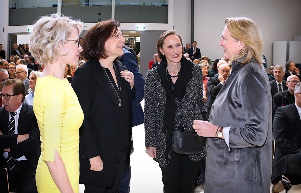 Bundesministerin Karin Kneissl zu Besuch bei Aurelia Frick