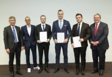 Drei Studenten der Uni Liechtenstein ausgezeichnet