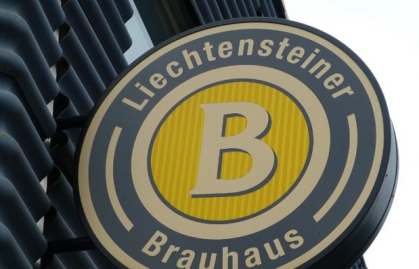 Jubiläumsbier zur 300-Jahrfeier mit Motiv der Gemeinde-und Fürstenwappen