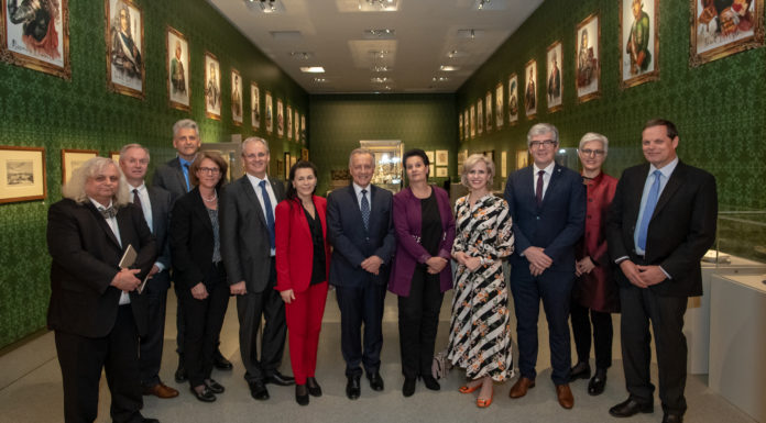 Ausstellung mit guten Freunden eröffnet