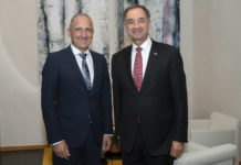 Regierungschef trifft EU-Botschafter zum Arbeitsgespräch