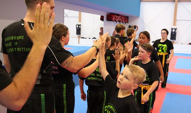 Erfolgreiche Kickbox-Gürtelprüfungen beim Chikudo Martial Arts