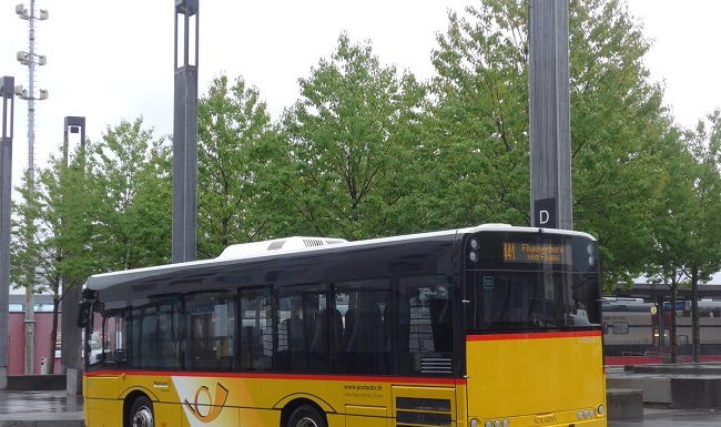 BUSFAHRER STIRBT AM STEUER