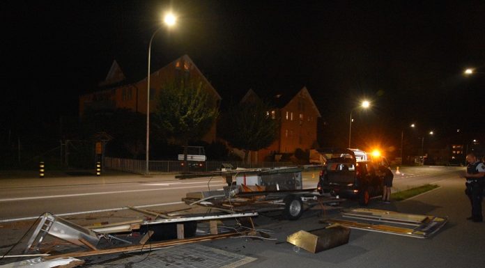 Bendern:Totalschaden am Anhänger