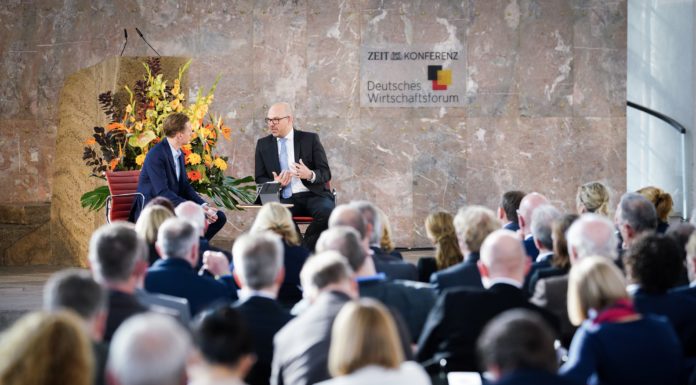 Daniel Risch am Deutschen Wirtschaftsforum in Frankfurt