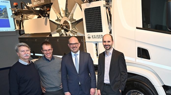 Wirtschaftsminister Risch zu Besuch bei der Kaiser AG