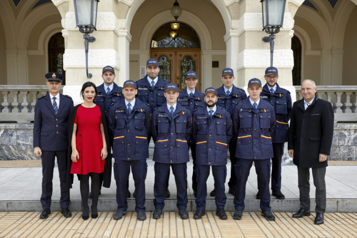 Regierung Vereidigung Bereitschaftspolizisten 191219