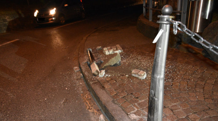 Zeuge gesucht: Unfallverursacher verlässt pflichtwidrig Unfallstelle