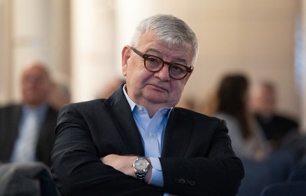 Joschka Fischer spricht am Finance Forum Liechtenstein am 11. März 2020