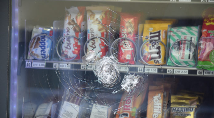 Getränkeautomat in Vaduz beschädigt