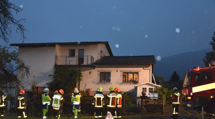 Grabs: Blitz in Wohnung eingeschlagen