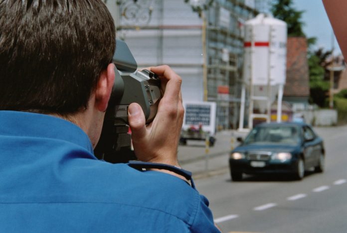 Symbolbild_Geschwindigkeitskontrolle_klein