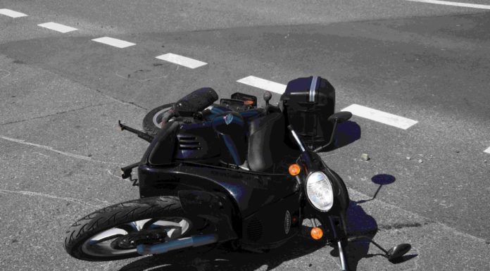 Berneck: Rollerfahrerin nach Selbstunfall unbestimmt verletzt