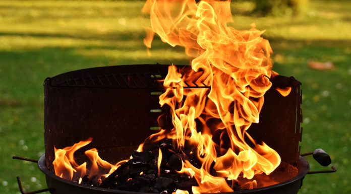 Uznach: Beim grillieren Brandverletzungen erlitten