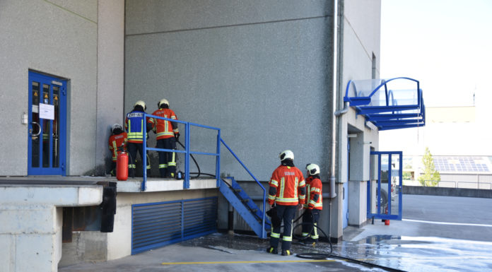 Glimmbrand in Industriebetrieb