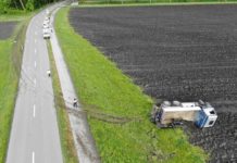 Diepoldsau: Lastwagen kippt auf die Seite