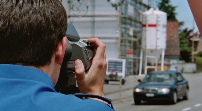 Berg: Raser bei Geschwindigkeitskontrolle angehalten
