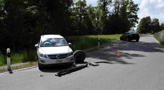 Mosnang: Bei Frontalzusammenstoss leicht verletzt