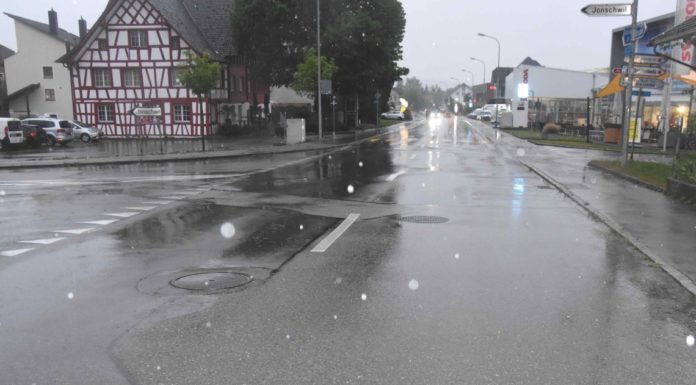 Schwarzenbach: Nach Vollbremsung gestürzt