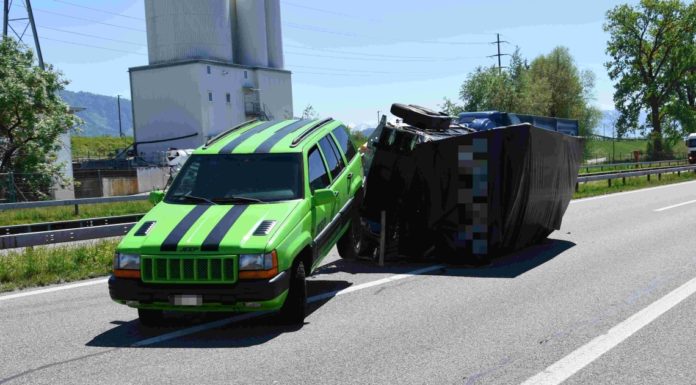 Widnau: Anhänger auf Autobahn gekippt