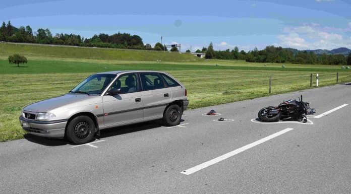 Gossau: Auffahrkollision wegen verlorenem Mobiltelefon