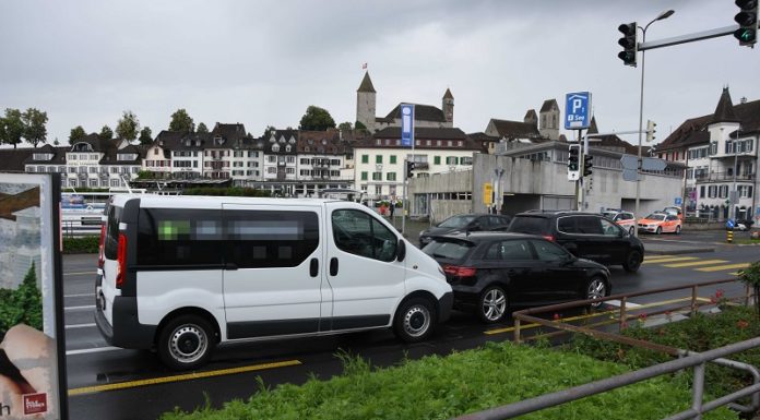 Rapperswil: Auffahrunfall fordert Leichtverletzte