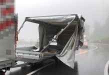 Altstätten: Anhänger gekippt