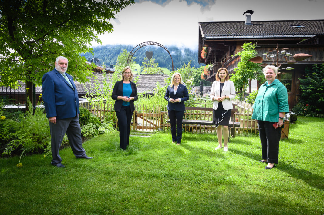 Alpbach_FBM_Gewessler_Cajetan_Perwein-6