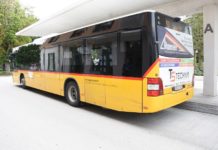 Postauto touchiert – wer kann Angaben machen?