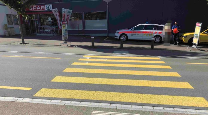 Andwil: Fussgängerin von Auto erfasst