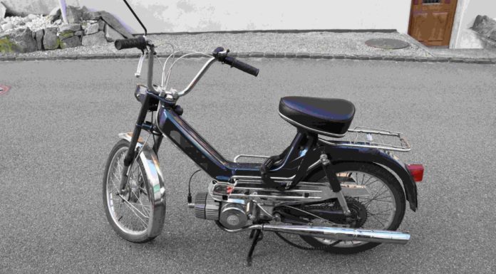 Wil: Lieferwagen mit Mofa kollidiert