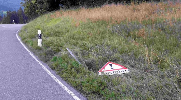 Wattwil: Nach Selbstunfall weggefahren – Zeugenaufruf