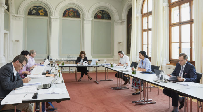 Länderübergreifende Strategie zur Weiterentwicklung des Rheinabschnitts