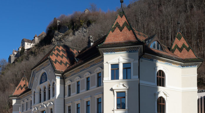 Regierung bestellt Landesgesundheits- Kommission neu