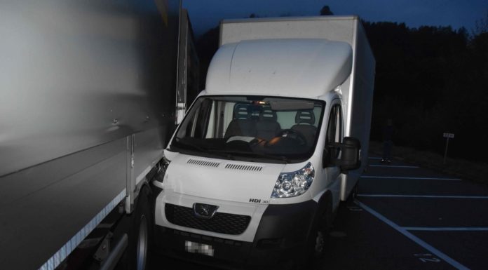 Wattwil: Zwischen Lieferwagen und Lastwagen eingeklemmt