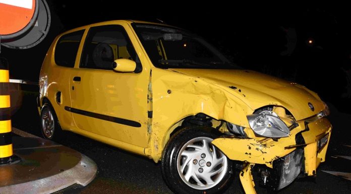 Vortritt missachtet- Totalschaden an zwei Autos