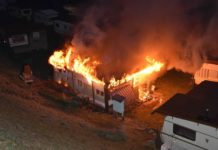 Wohnwagen in Vollbrand