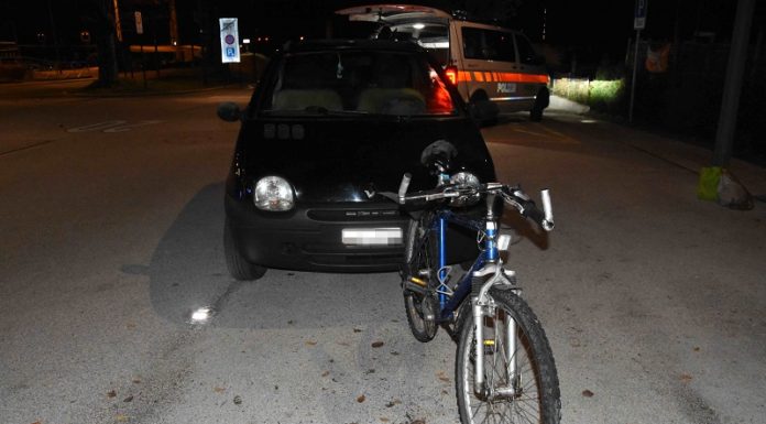 Kollision zwischen Auto und Velo