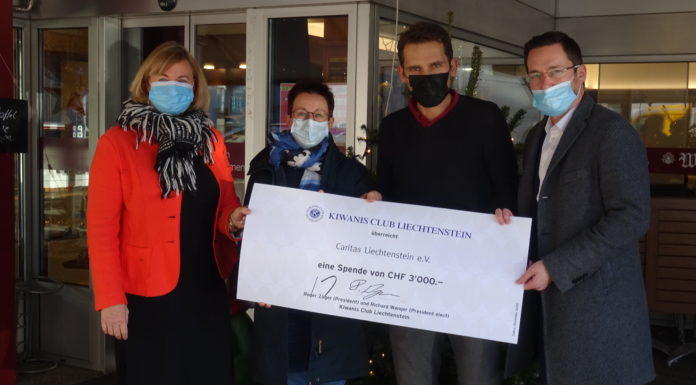 Check über 3‘000 Franken überreicht