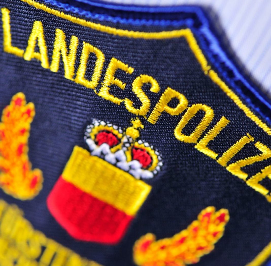 2013_landespolizei_polizeibatch_imagebroschuere_06