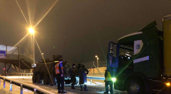 Unfälle und Verkehrsbehinderungen wegen Schnee