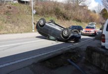 Auto überschlug sich